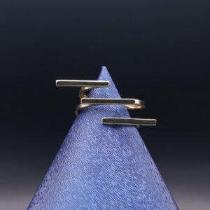 انگشتر طلا زنانه طرح خط کد R15