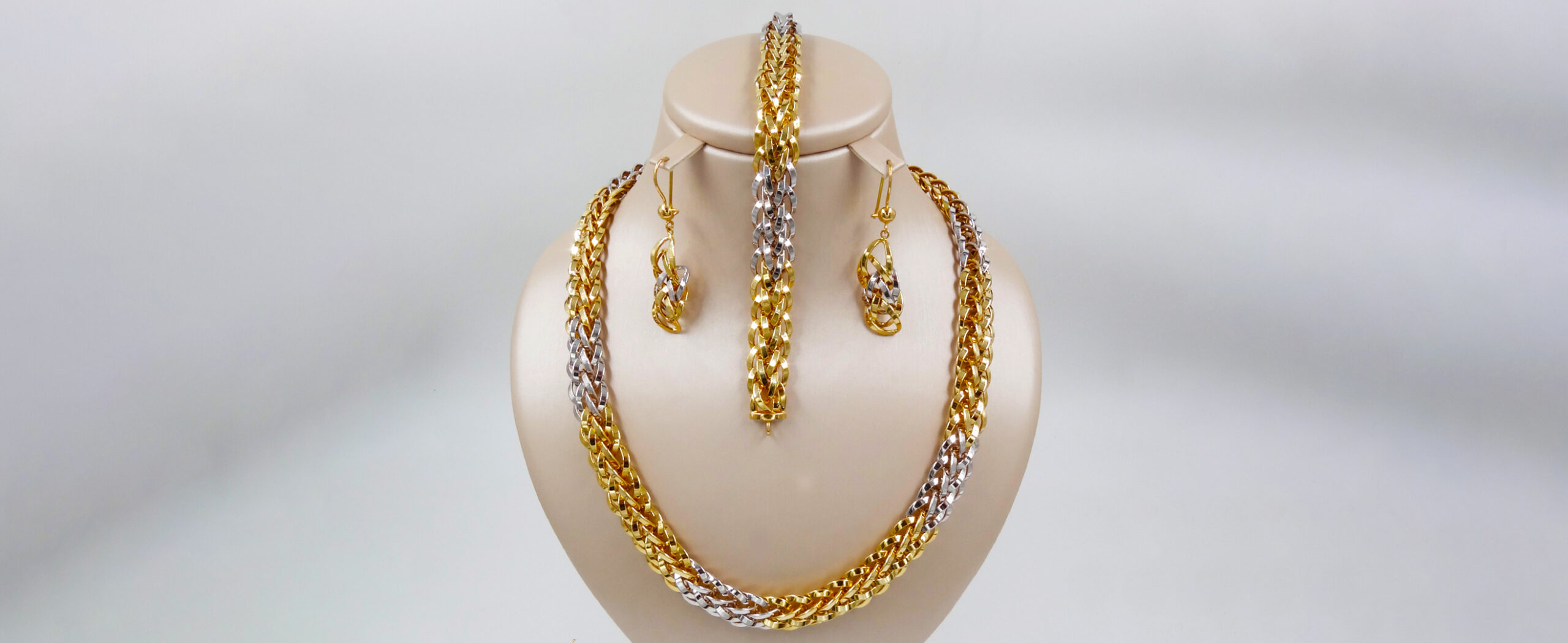 طلا برند شنل